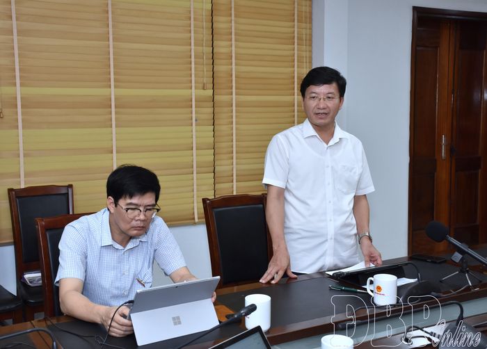Đồng chí Mùa A Vảng, Ủy viên dự khuyết Ban Chấp hành Trung ương Đảng, Phó Bí thư Tỉnh ủy, Chủ tịch Ủy ban MTTQ Việt Nam tỉnh phát biểu tại Tổ thảo luận số 3, Kỳ họp thứ tư, HĐND tỉnh khóa XVI.