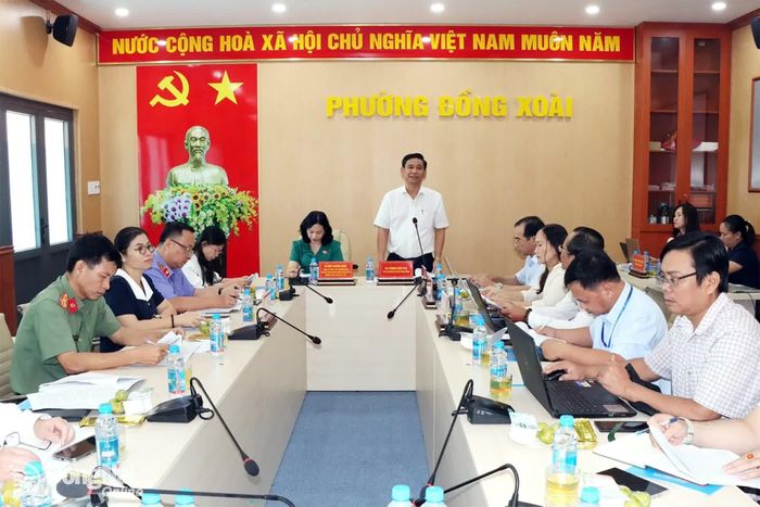 Phó Bí thư Đảng ủy, Chủ tịch UBND phường Đồng Xoài Dương Hoài Pha phát biểu tại buổi khảo sát. Ảnh: Quang Minh