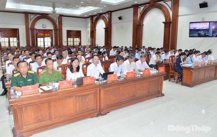 Các đại biểu tham dự hội nghị.