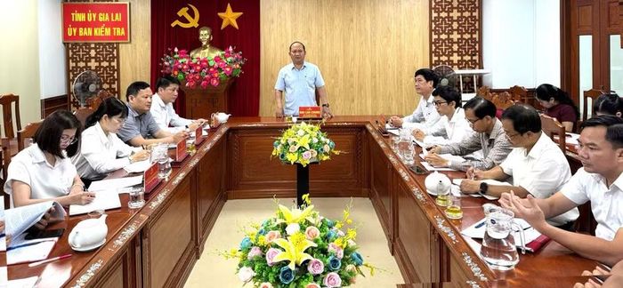  Phó Bí thư Thường trực Tỉnh ủy Rah Lan Chung làm việc với UBKT Tỉnh ủy về thực hiện các chương trình, kế hoạch, nhiệm vụ kiểm tra, giám sát năm 2026. Ảnh: N.H 