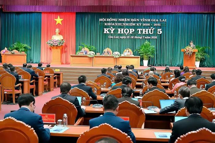  Quang cảnh phiên làm việc thứ nhất kỳ họp thứ 5 HĐND tỉnh khóa XIII. Ảnh: Đức Thụy 