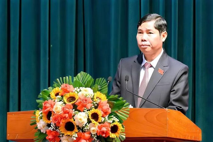  Ông Trần Minh Sơn - Phó Chủ tịch Thường trực Ủy ban MTTQ Việt Nam tỉnh thông báo kết quả tham gia xây dựng chính quyền. Ảnh: Đức Thụy 