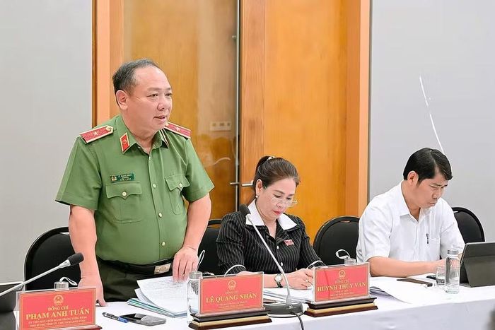  Đại biểu Lê Quang Nhân - Giám đốc Công an tỉnh lo ngại trước tình trạng tội phạm ma túy trẻ hóa, diễn biến phức tạp trên địa bàn. Ảnh: Đức Thụy 