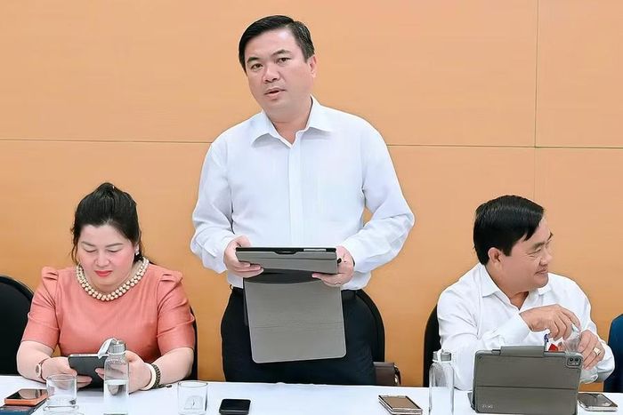 Đại biểu Lý Anh Sang thống nhất với quan điểm sớm có phương án đấu giá hoặc chuyển đổi công năng các trụ sở. Ảnh: Đức Thụy 