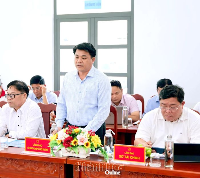 Lãnh đạo Sở Nông nghiệp và Môi trường làm rõ các kiến nghị của địa phương về đất đai, quy hoạch và đầu tư.