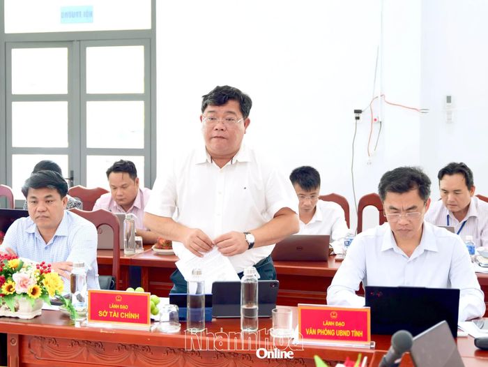 Lãnh đạo Sở Tài chính trao đổi, làm rõ các nội dung liên quan.