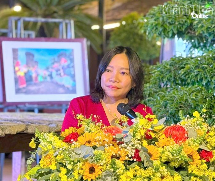 Bà Thái Thị Lệ Hằng phát biểu khai mạc chương trình.