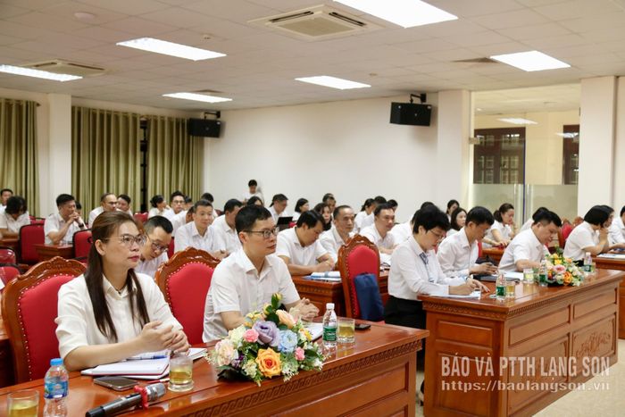 Các đại biểu dự hội nghị