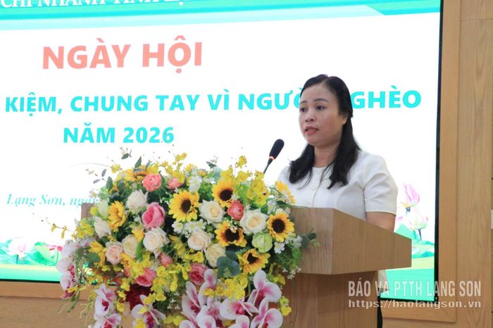 Lãnh đạo Hội Liên hiệp Phụ nữ tỉnh phát biểu hưởng ứng tại ngày hội