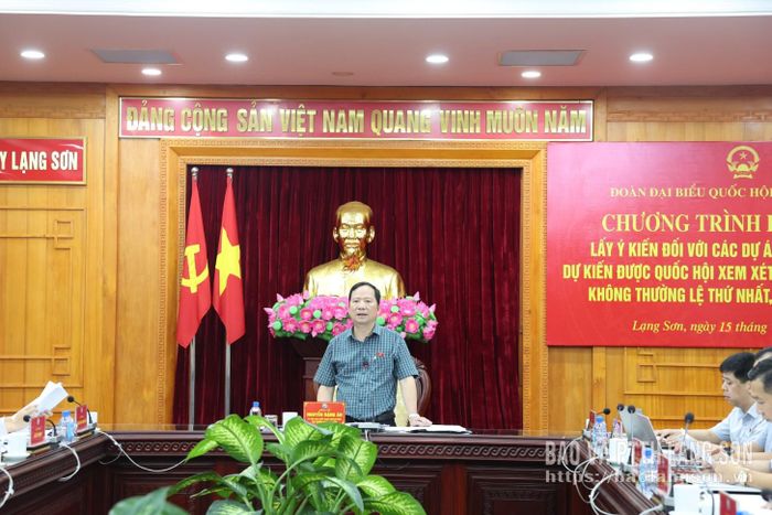 Đồng chí Nguyễn Đặng Ân, Tỉnh ủy viên, Phó Trưởng đoàn chuyên trách Đoàn ĐBQH tỉnh phát biểu kết luận chương trình làm việc