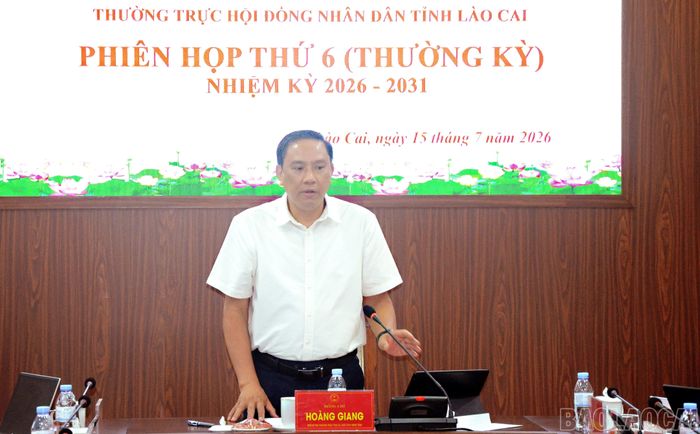 Đồng chí Hoàng Giang - Phó Bí thư Thường trực Tỉnh ủy, Chủ tịch HĐND tỉnh phát biểu kết luận phiên họp.