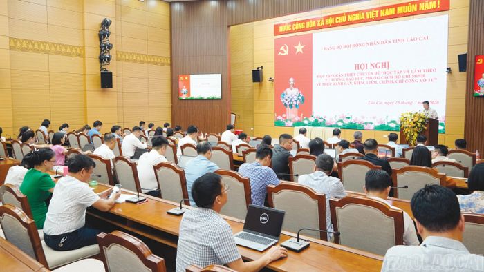 Quang cảnh hội nghị.
