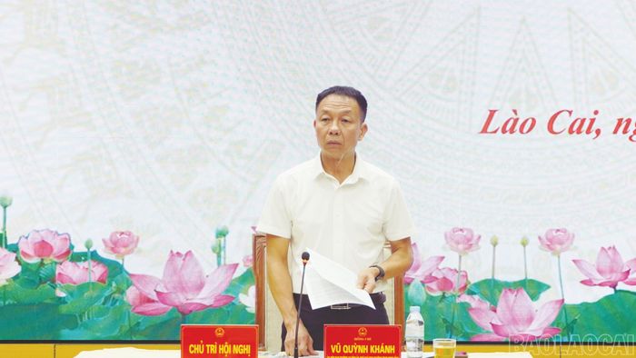 Đồng chí Vũ Quỳnh Khánh - Phó Chủ tịch Thường trực HĐND tỉnh, Bí thư Đảng ủy HĐND tỉnh phát biểu kết luận hội nghị.