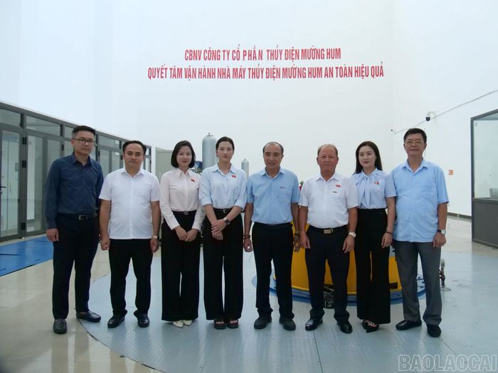 Đoàn giám sát khảo sát đập đầu mối và Nhà máy Thủy điện Mường Hum, Nhà máy Thủy điện Ngòi Phát.