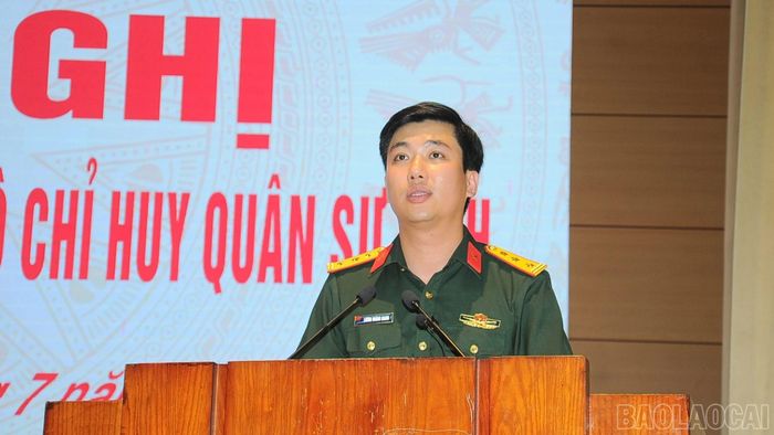 Thượng tá Lương Hoàng Giang - nguyên Chính ủy Bộ CHQS tỉnh Phú Thọ phát biểu tại hội nghị.