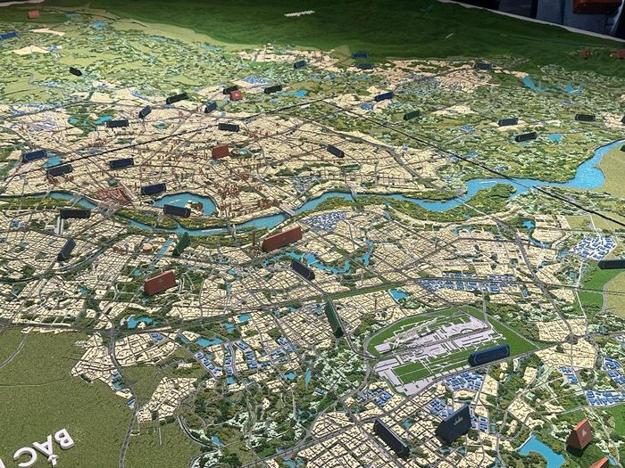 Bản đồ quy hoạch tổng thể Thủ đô tầm nhìn 100 năm được trưng bày tại Bảo tàng Hà Nội.
