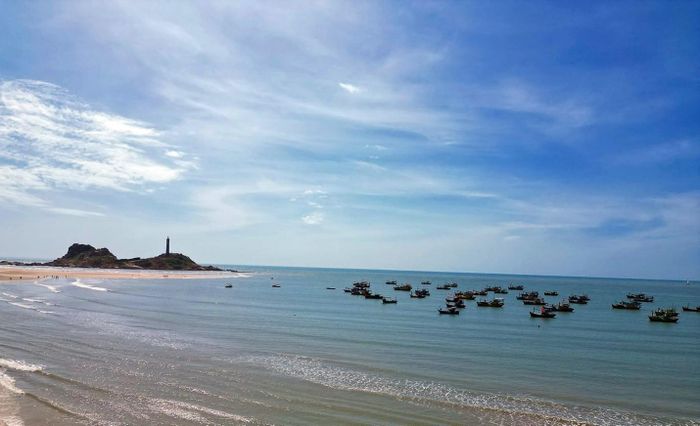 Hải đăng Kê Gà (Ảnh: Phương Nam)