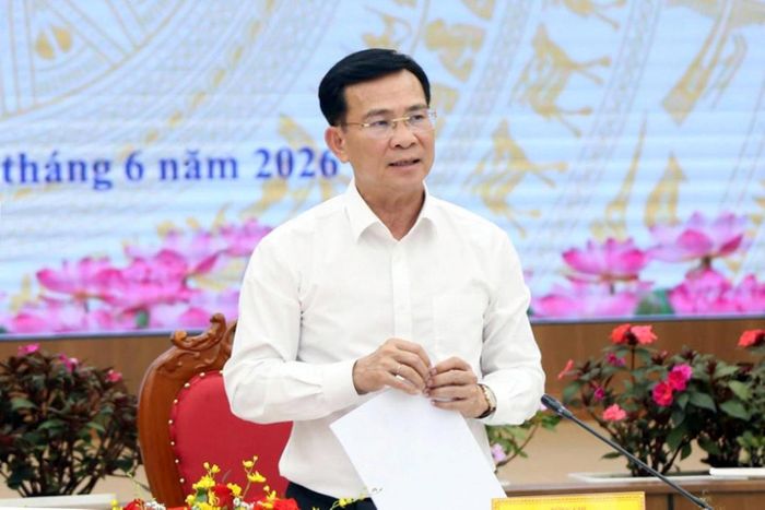 Ủy viên Ban Chấp hành Trung ương Đảng, Phó Bí thư Tỉnh ủy, Chủ tịch UBND tỉnh Hồ Văn Mười nhắc nhở thời gian không còn nhiều để nỗ lực với mục tiêu tăng trưởng “2 con số” (Ảnh tư liệu)