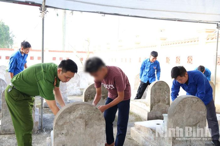 Công an phường Thành Nam tạo điều kiện để thanh, thiếu niên có nguy cơ vi phạm pháp luật tham gia sinh hoạt cùng đoàn viên, thanh niên tại địa phương.