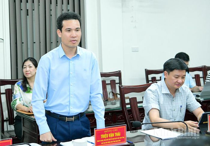 Đồng chí Triệu Văn Thái, Tỉnh ủy viên, Phó Chủ tịch Ủy ban MTTQ Việt Nam tỉnh, Chủ tịch Hội Nông dân tỉnh phát biểu tại hội nghị.