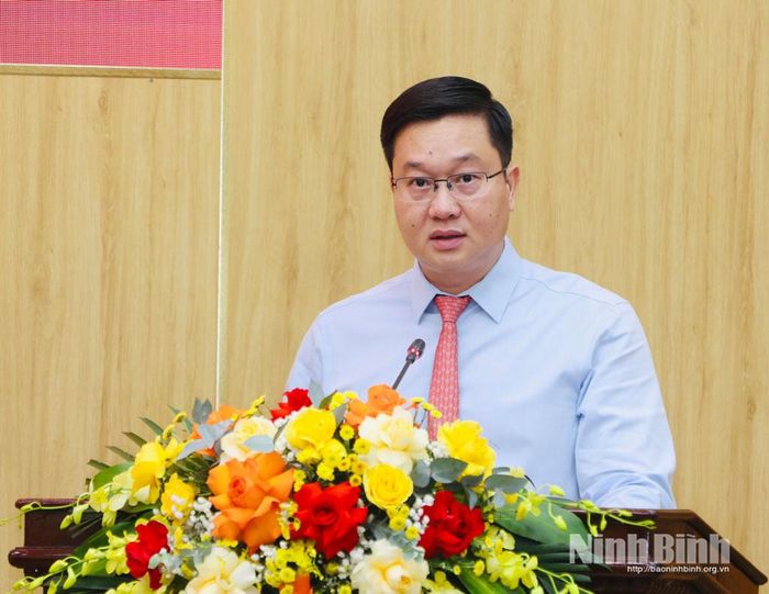 Đồng chí Trần Đăng Quỳnh, Ủy viên Dự khuyết Trung ương Đảng, Phó Bí thư Thường trực Tỉnh ủy phát biểu tại hội nghị.