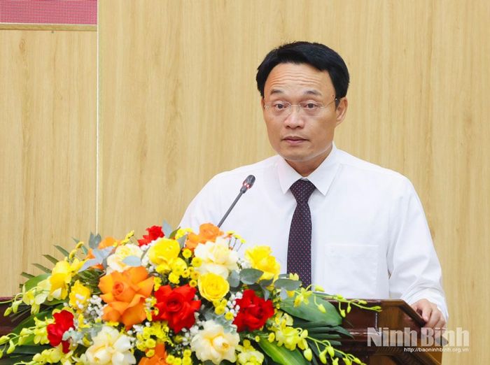 Đồng chí Phạm Thành Trung, Tỉnh ủy viên, Phó Chánh Văn phòng Tỉnh ủy phát biểu nhận nhiệm vụ.