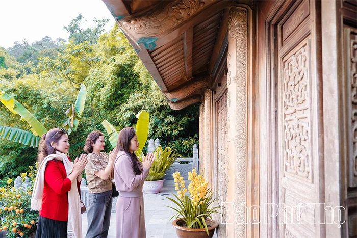 ... mà còn là chốn để mỗi người tìm về sự bình yên trong tâm hồn, giữa mây ngàn và hơi thở của núi rừng ngàn năm tuổi.