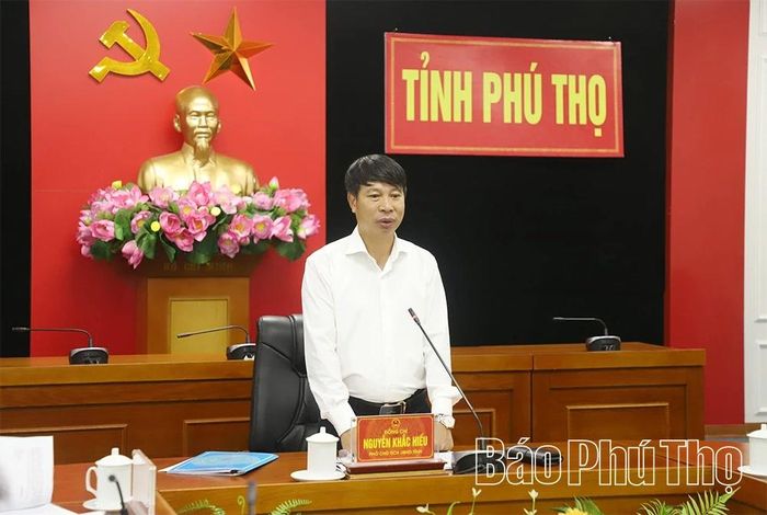 Đồng chí Phó Chủ tịch UBND tỉnh Nguyễn Khắc Hiếu phát biểu chỉ đạo.