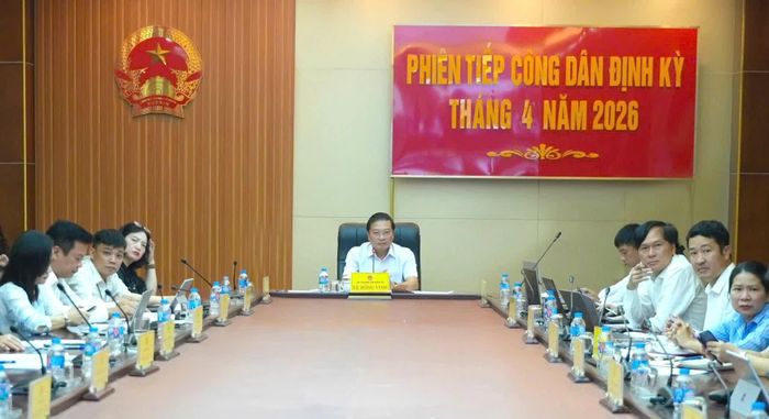 Đồng chí Lê Hồng Vinh, Phó Bí thư Tỉnh ủy, Chủ tịch UBND tỉnh chủ trì một phiên tiếp công dân định kỳ - Ảnh: B.T