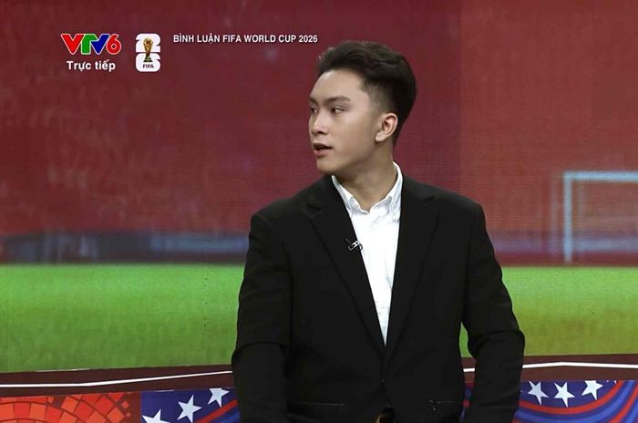 Vũ Hùng tham gia làm khách mời trước, giữa và sau trận một trận đấu World Cup - Ảnh chụp màn hình