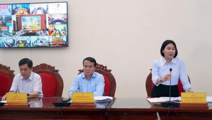 Đồng chí Phạm Thị Minh Huệ, Chủ nhiệm Ủy ban Kiểm tra Tỉnh ủy nêu các nhiệm vụ cần tập trung thực hiện trong 6 tháng cuối năm - Ảnh: N.M