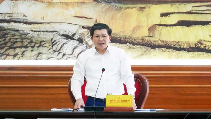 Đồng chí Trần Vũ Khiêm, Phó Bí thư Thường trực Tỉnh ủy, Trưởng đoàn đại biểu Quốc hội tỉnh phát biểu chỉ đạo tại hội nghị - Ảnh: N.M