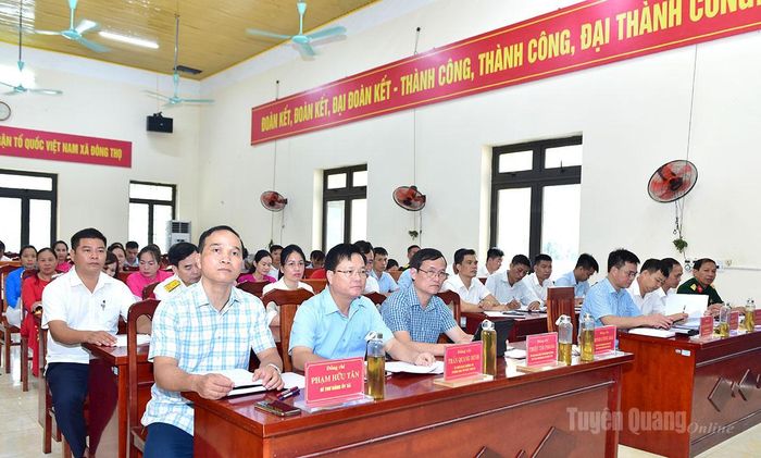 Trưởng ban Tổ chức Tỉnh ủy Trần Quang Minh và các đại biểu dự hội nghị.