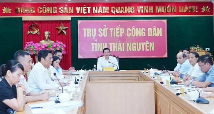 Quang cảnh buổi tiếp công dân.