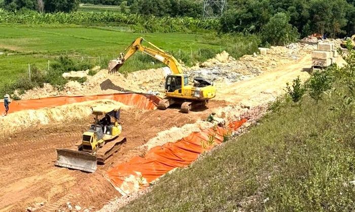 Nút giao đường tránh Huế và Tỉnh lộ 12B sẽ được điều chỉnh hướng tuyến nhằm tránh giải phóng mặt bằng các lô cốt