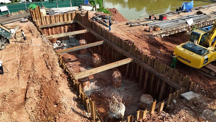 Có mặt tại công trường thi công cầu Gia Bảy, tỉnh Thái Nguyên trong những ngày qua, chúng tôi ghi nhận không khí làm việc đang hết sức khẩn trương, tất cả vì mục tiêu hoàn thành, đưa dự án về đích đúng hẹn.