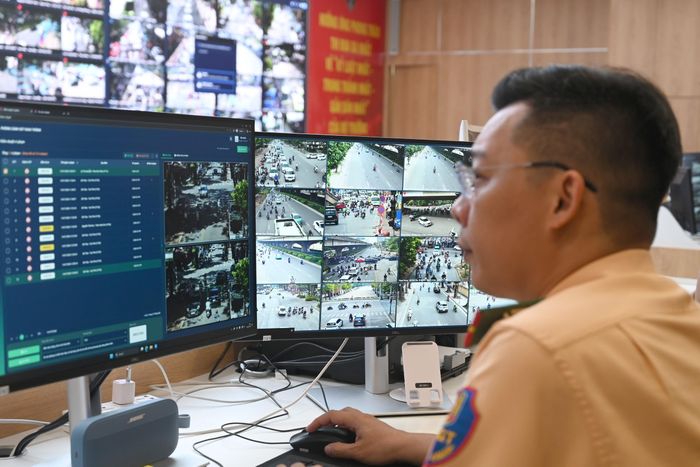 Ngoài đo đếm lưu lượng phương tiện theo thời gian thực, hệ thống giao thông thông minh còn hỗ trợ đắc lực các lực lượng trong quá trình giám sát, đảm bảo trật tự đô thị, an ninh trật tự...