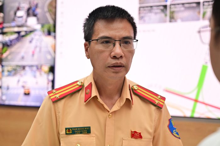 Trung tá Phạm Quang Minh (cán bộ Phòng CSGT Hà Nội) cho biết thêm, đến nay, Công an TP đã lắp đặt và đưa vào vận hành gần 5.000 camera AI, phục vụ công tác bảo đảm an ninh, trật tự, chỉ huy, điều hành giao thông, giám sát tình hình giao thông; phát hiện, xử lý vi phạm và góp phần giải quyết 5 “điểm nghẽn” của Thủ đô.