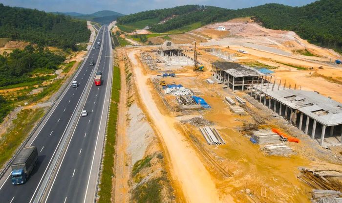 Bộ Xây dựng sẽ xem xét áp dụng các quy định của hợp đồng để chấm dứt hợp đồng đối với các trạm dừng nghỉ không bảo đảm tiến độ (Ảnh minh họa).