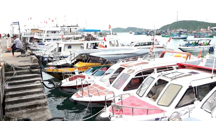 Phú Quốc có khoảng 100 phương tiện hoạt động vận chuyển du khách tham quan trên biển, ven biển, quanh các đảo nhưng chỉ có 70 phương tiện đạt chuẩn SB được phép hoạt động.