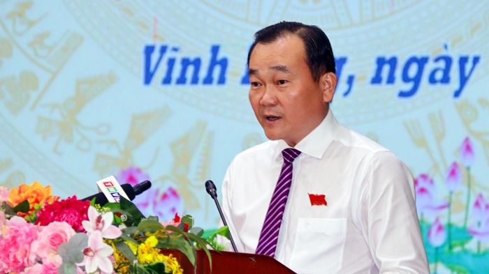 Ông Nguyễn Minh Dũng, Chủ tịch HĐND tỉnh Vĩnh Long đề nghị UBND tỉnh chủ động huy động, lồng ghép các nguồn lực để triển khai hiệu quả các công trình trọng điểm.