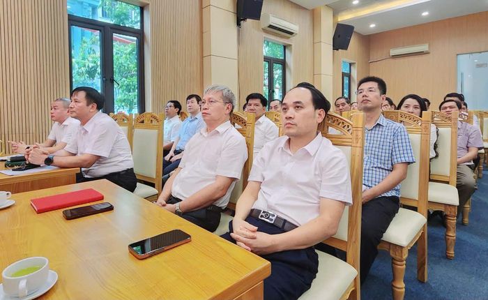 Để hoàn thành nhiệm vụ được giao, tập thể lãnh đạo, cán bộ ngành Xây dựng tiếp tục phát huy tinh thần đoàn kết, đổi mới tư duy quản lý, đẩy mạnh chuyển đổi số, nâng cao chất lượng cải cách hành chính...
