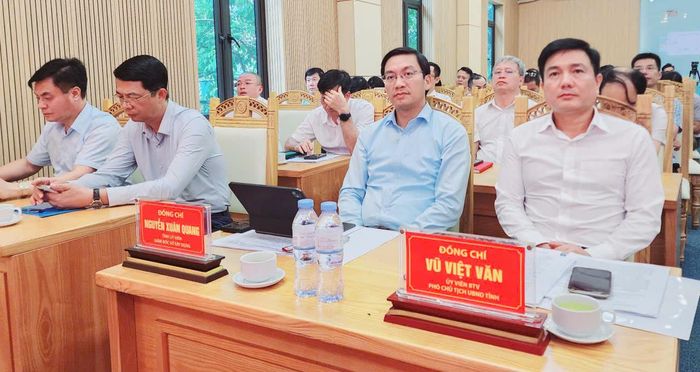Các đại biểu tham dự hội nghị.
