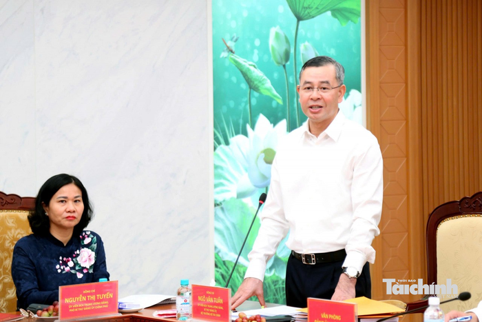 Bí thư Đảng ủy, Bộ trưởng Bộ Tài chính Ngô Văn Tuấn phát biểu tại hội nghị. Ảnh: Đức Minh