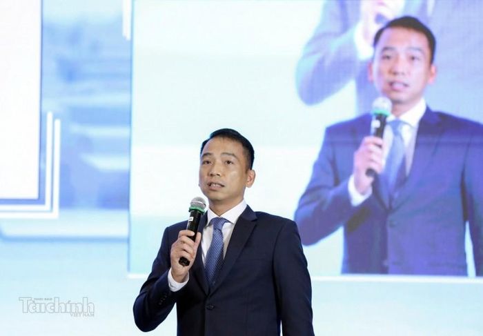 Ông Bùi Thành Trung - Phó Tổng giám đốc Công ty cổ phần Chứng khoán Thiên Việt trình bày tham luận tại hội thảo. Ảnh: Đức Thanh.
