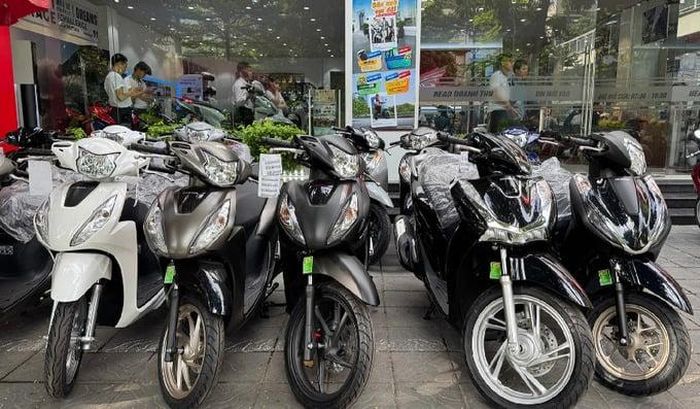 Gần 1,4 triệu chiếc xe máy xăng được bán ra trong 6 tháng.