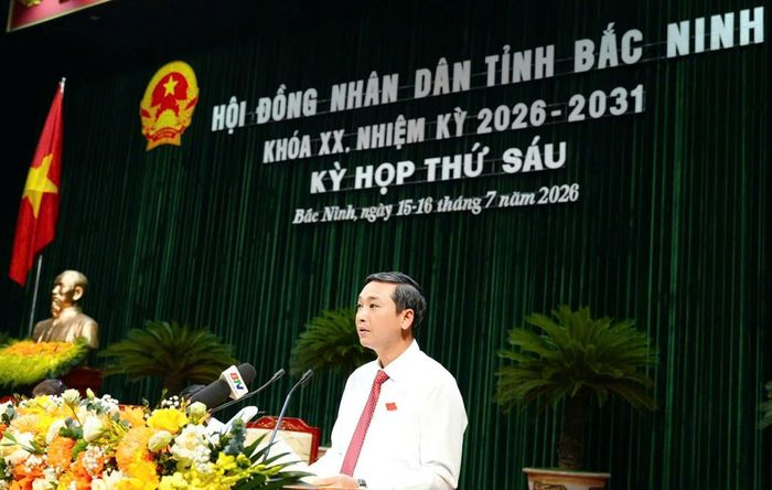 Phó Bí thư Tỉnh ủy, Chủ tịch HĐND tỉnh Nguyễn Việt Oanh phát biểu khai mạc Kỳ họp thứ Sáu, HĐND tỉnh Bắc Ninh khóa XX