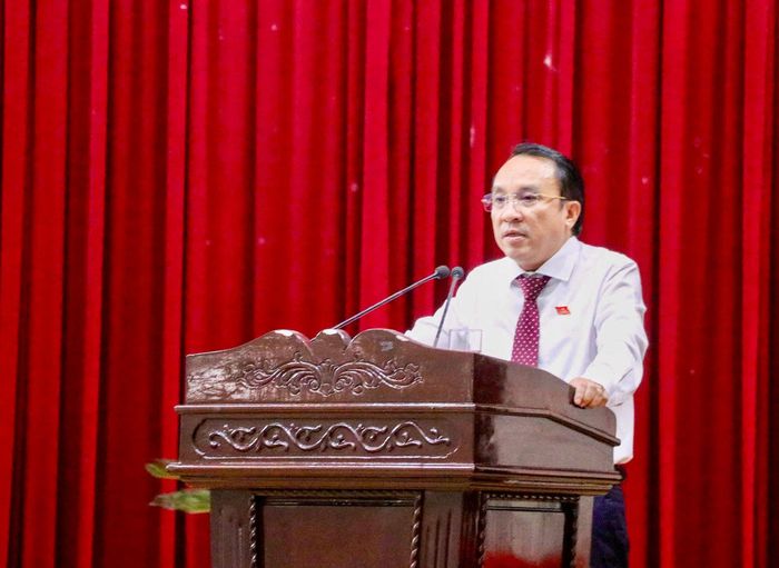 Phó Chủ tịch Thường trực HĐND tỉnh Dương Đình Chỉnh kết luận phiên chất vấn