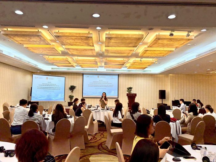 Phó Cục trưởng Cục Đăng ký giao dịch bảo đảm và Bồi thường nhà nước Nguyễn Thị Thu Hằng phát biểu tại sự kiện. Ảnh: Đỗ Nhẫn