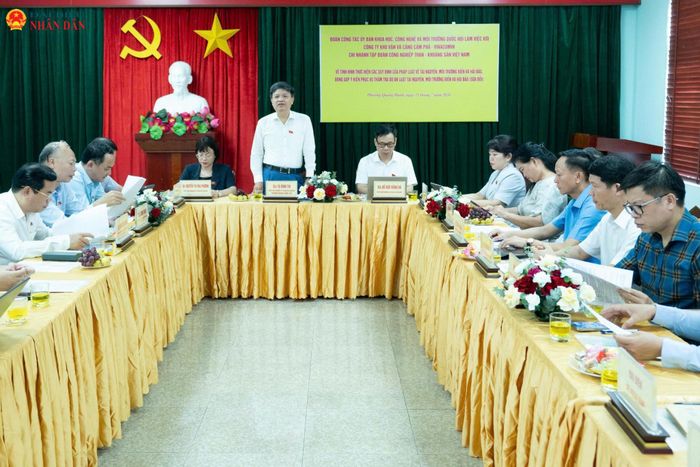 Đoàn Công tác làm việc với Công ty Kho vận và Cảng Cẩm Phả - Vinacomin